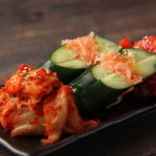 和牛焼肉 和心苑 新橋汐留店のキムチ盛り合わせ