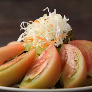 和牛焼肉 和心苑 新橋汐留店のトマトサラダ