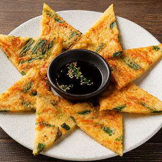 和牛焼肉 和心苑 新橋汐留店のニラたっぷりチヂミ